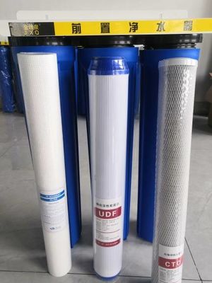 Sistema di filtrazione a tre alloggiamenti di 20" x 2,5" per filtrazione dell'acqua ad alta capacità